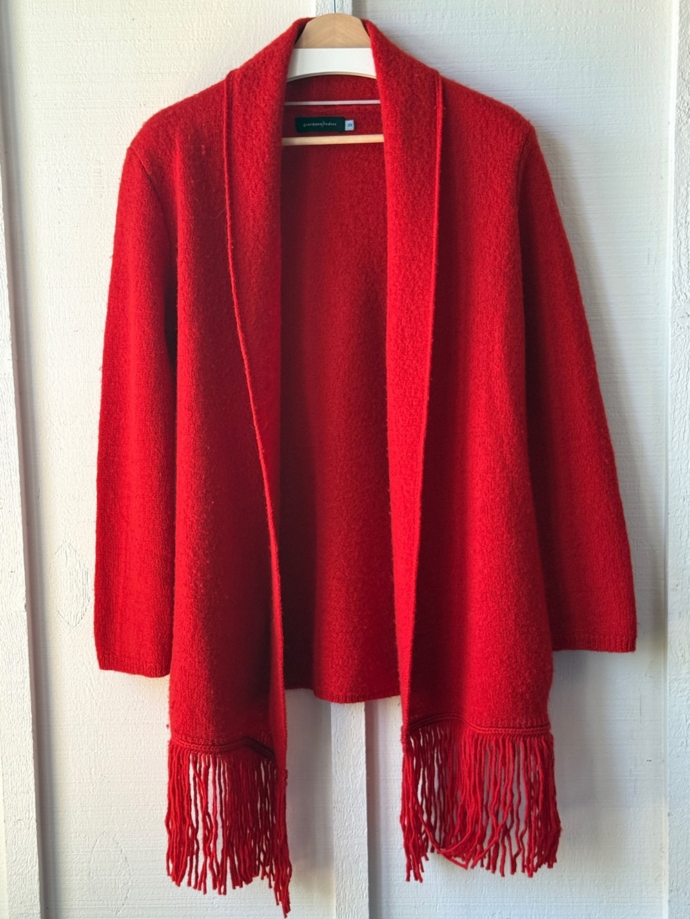100% Wool Giordano/Ladies Sweater | 
Size 03/Medium | Brilliant Red